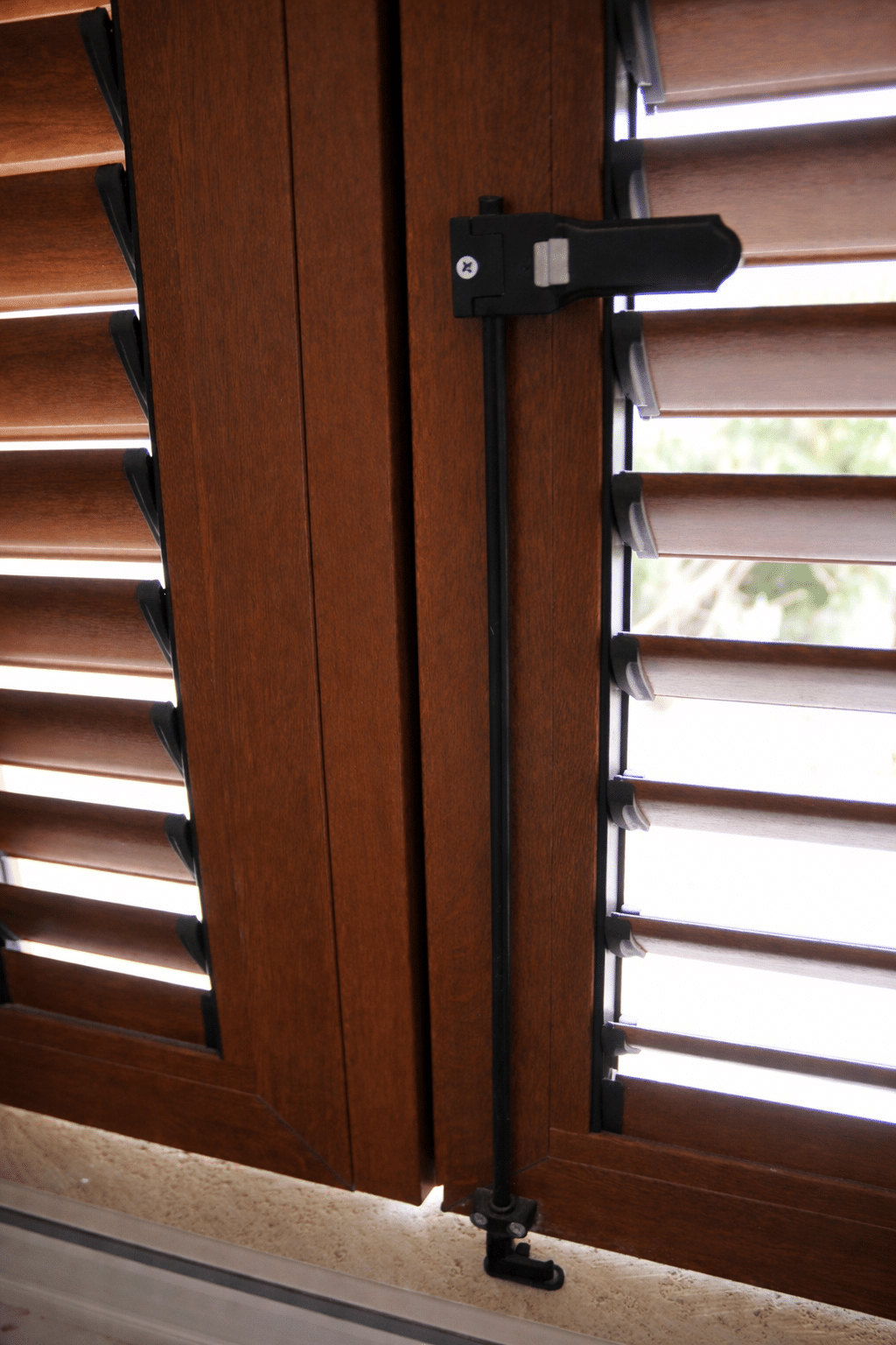 תריסי רפפה REHAU PVC 2