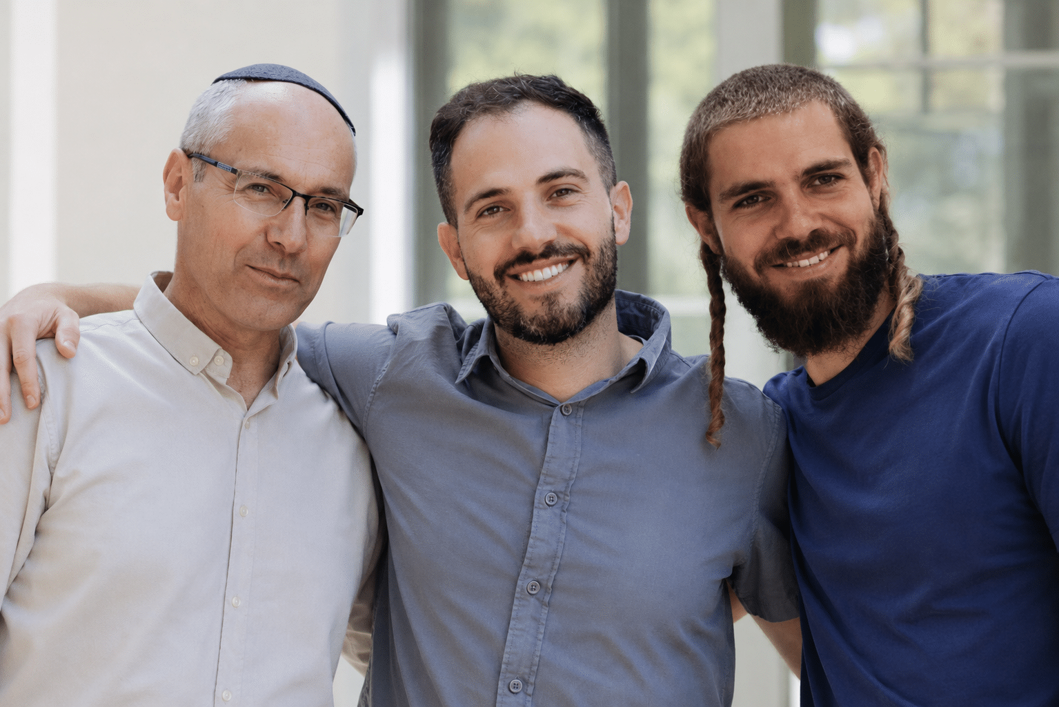 חיים בריסקין - מייסד ומנכ"ל החברה, עם הבנים יוני וגבריאל